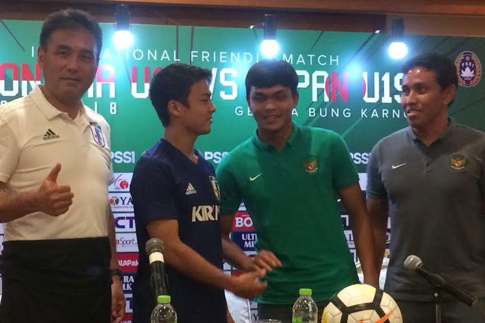 Usai Operasi Patah Tulang, Bek Persebaya Ini Sudah Siuman Usai Operasi Patah Tulang, Bek Persebaya Ini Sudah Siuman