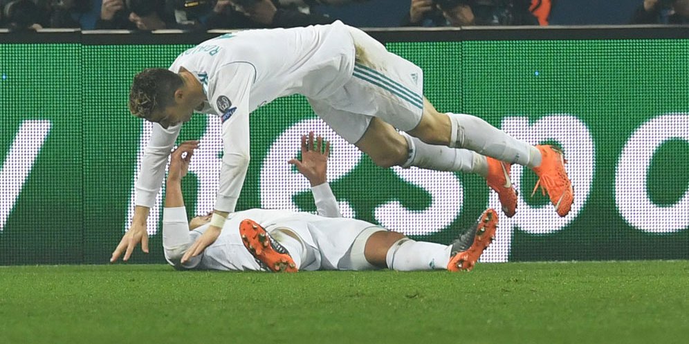 Cristiano Ronaldo Merayakan Gol Casemiro