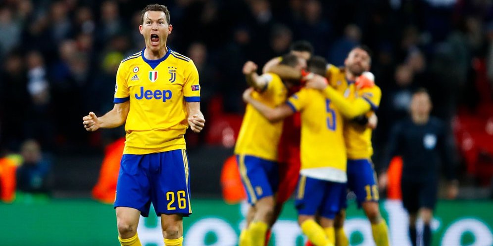 Para pemain Juventus merayakan kemenangan mereka atas Tottenham Hotspur.