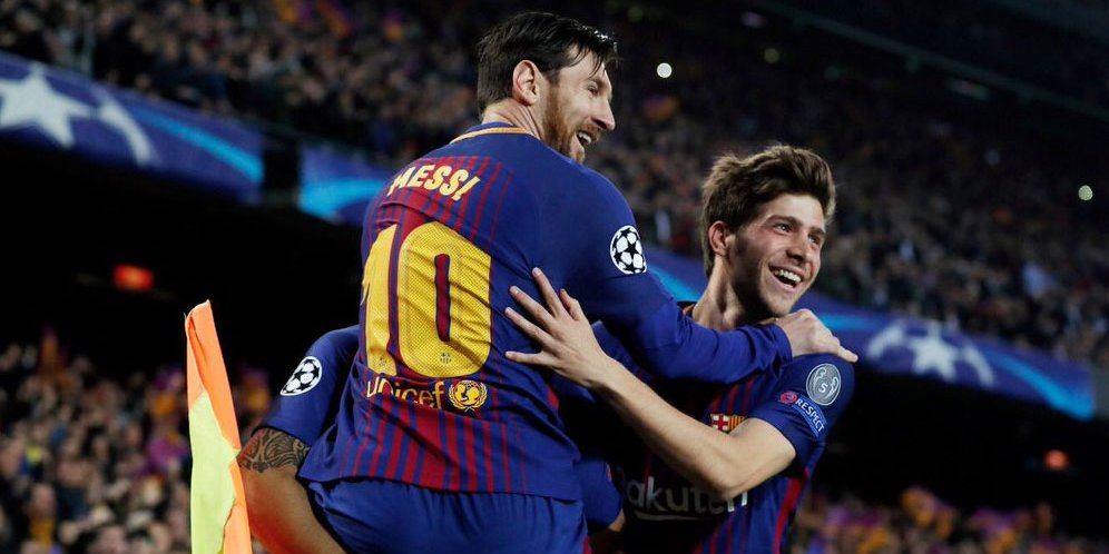 Lionel Messi dan Sergi Roberto.