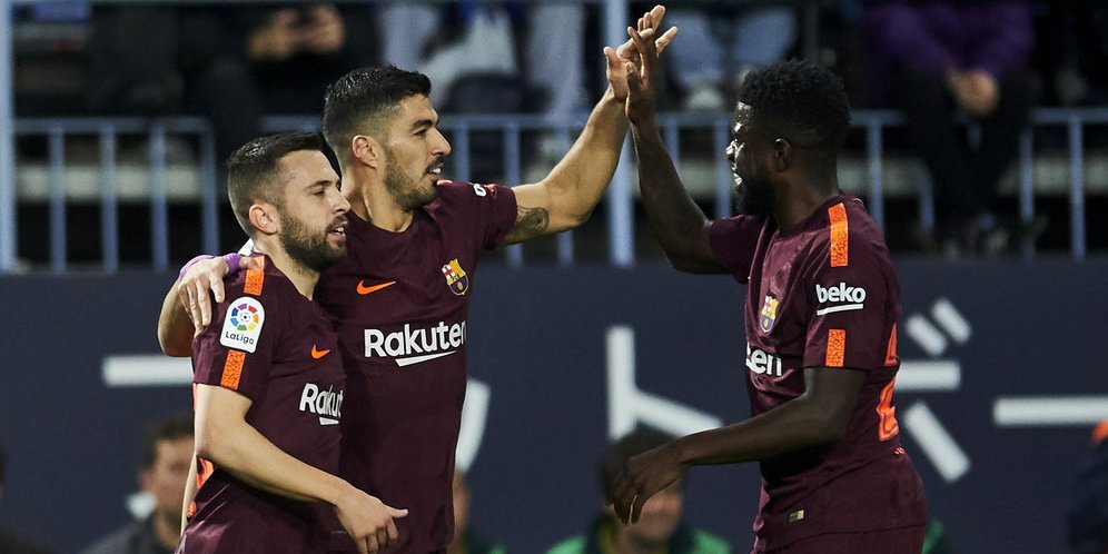 Pemain Barcelona Merayakan Gol Luis Suarez