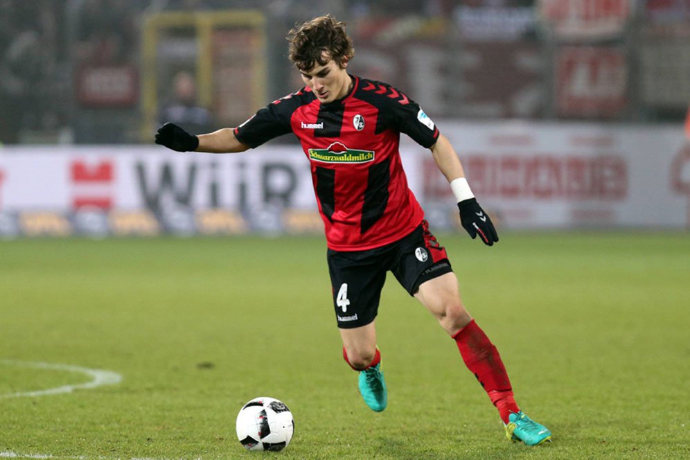 Agen Benarkan Minat Arsenal Pada Soyuncu Agen Benarkan Minat Arsenal Pada Soyuncu