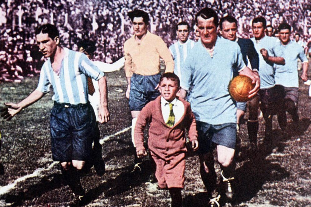 Kilas Balik Piala Dunia 1930 Uruguay Kilas Balik Piala Dunia 1930 Uruguay