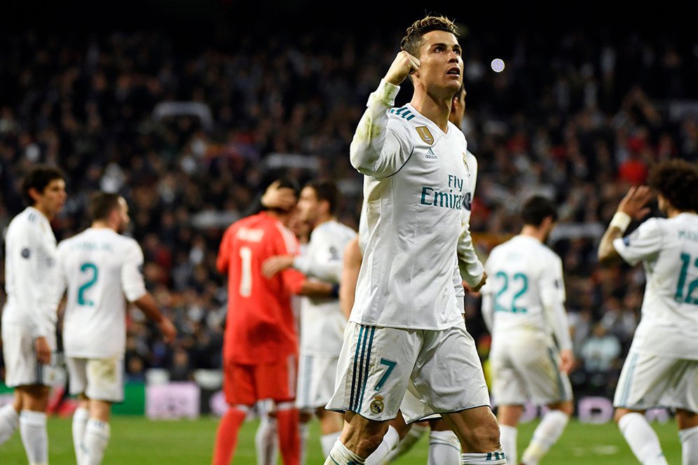 Neville Anggap Cuma Ronaldo yang Layak Menangi Ballon d'Or Neville Anggap Cuma Ronaldo yang Layak Menangi Ballon d'Or