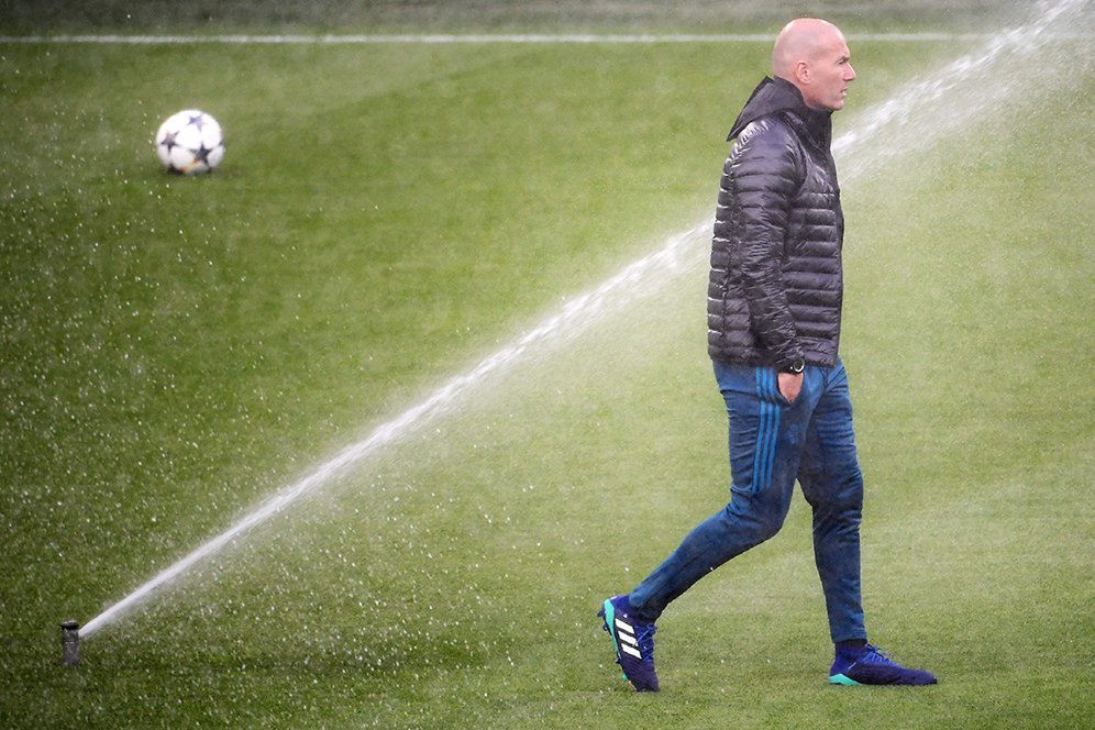 Video: Tribut Real Madrid Untuk Zidane Video: Tribut Real Madrid Untuk Zidane