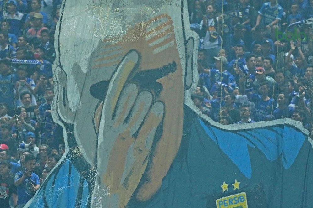 Pelatih Persib Dibuat Terkagum dengan Koreografi Bobotoh Pelatih Persib Dibuat Terkagum dengan Koreografi Bobotoh