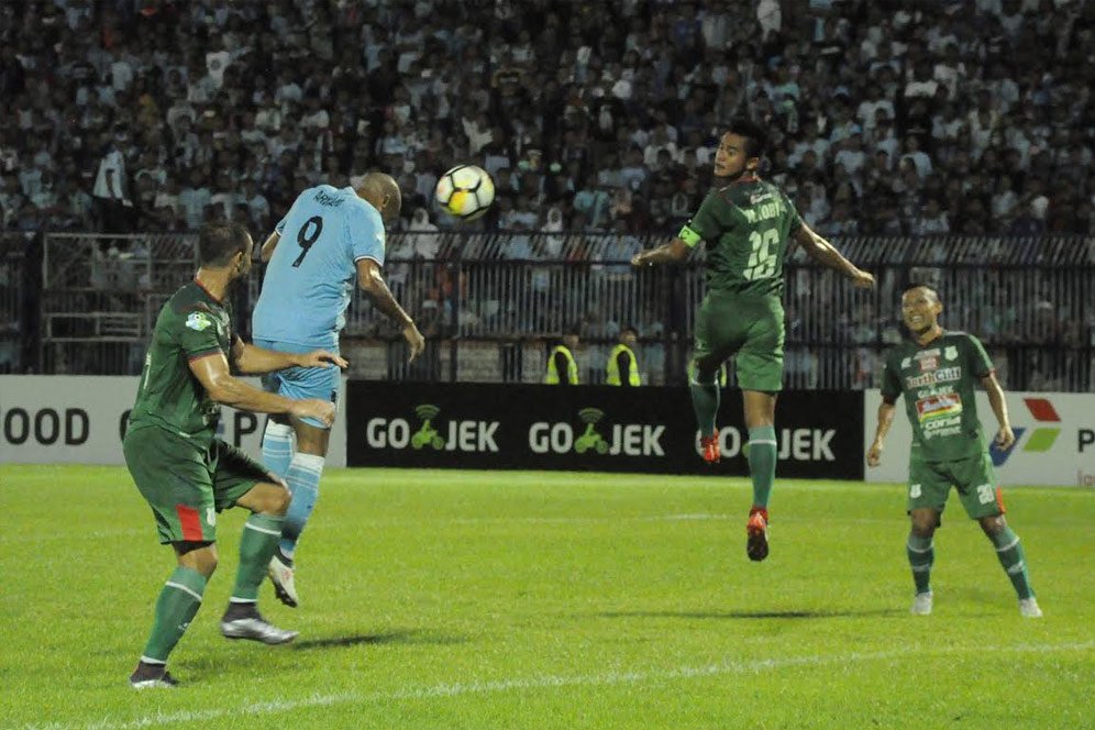 Rahasia di Balik Dua Gol Sundulan Loris Arnaud ke Gawang PSMS Rahasia di Balik Dua Gol Sundulan Loris Arnaud ke Gawang PSMS