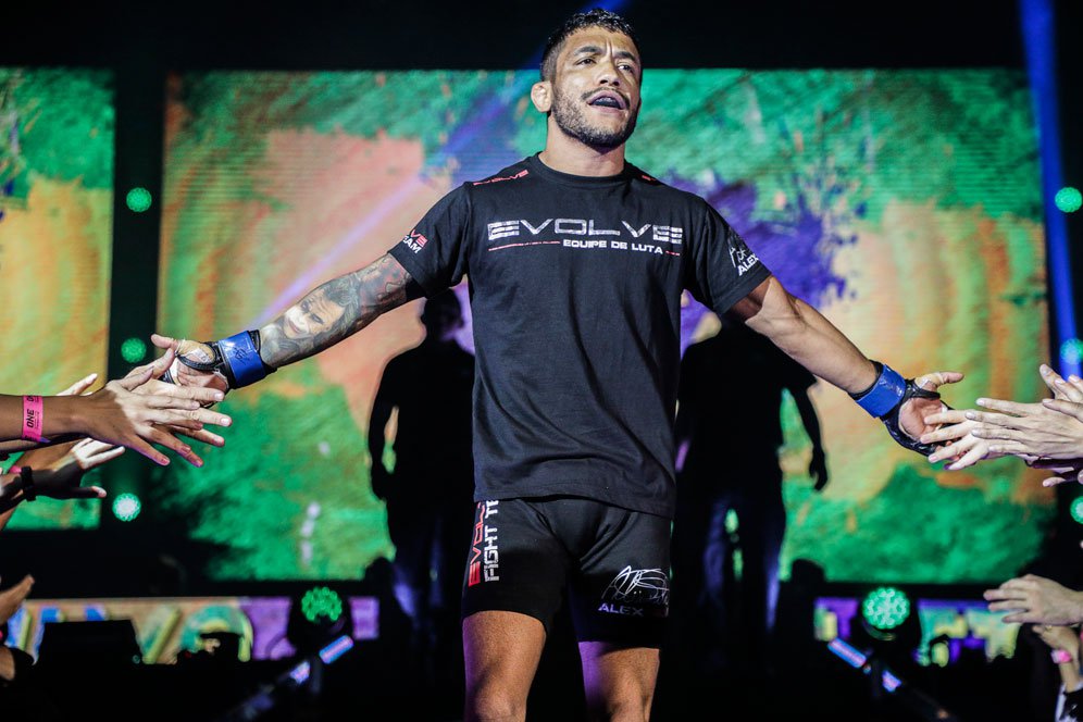 'Reuni' Pertarungan Silva Vs Naito Rebutkan Sabuk Juara Strawweight di Jakarta 'Reuni' Pertarungan Silva Vs Naito Rebutkan Sabuk Juara Strawweight di Jakarta