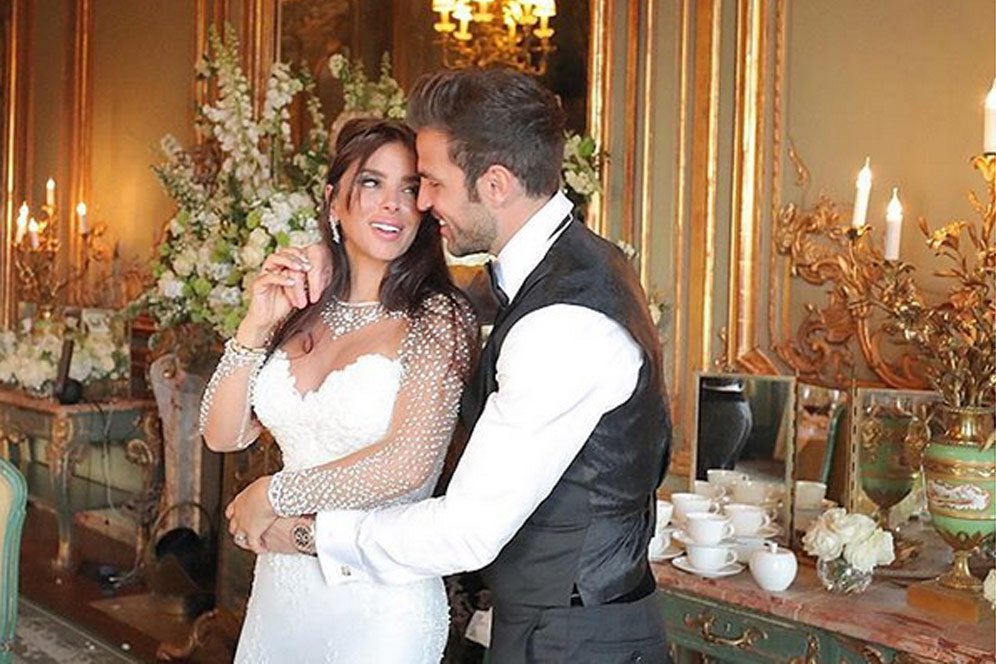 Cesc Fabregas Akhiri Musim dengan Menikahi Wanita Cantik Ini Cesc Fabregas Akhiri Musim dengan Menikahi Wanita Cantik Ini