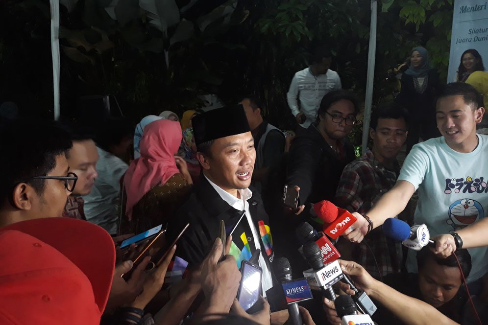 Pasca Tewasnya Jakmania, Menpora Minta Kompetisi Dihentikan Pasca Tewasnya Jakmania, Menpora Minta Kompetisi Dihentikan
