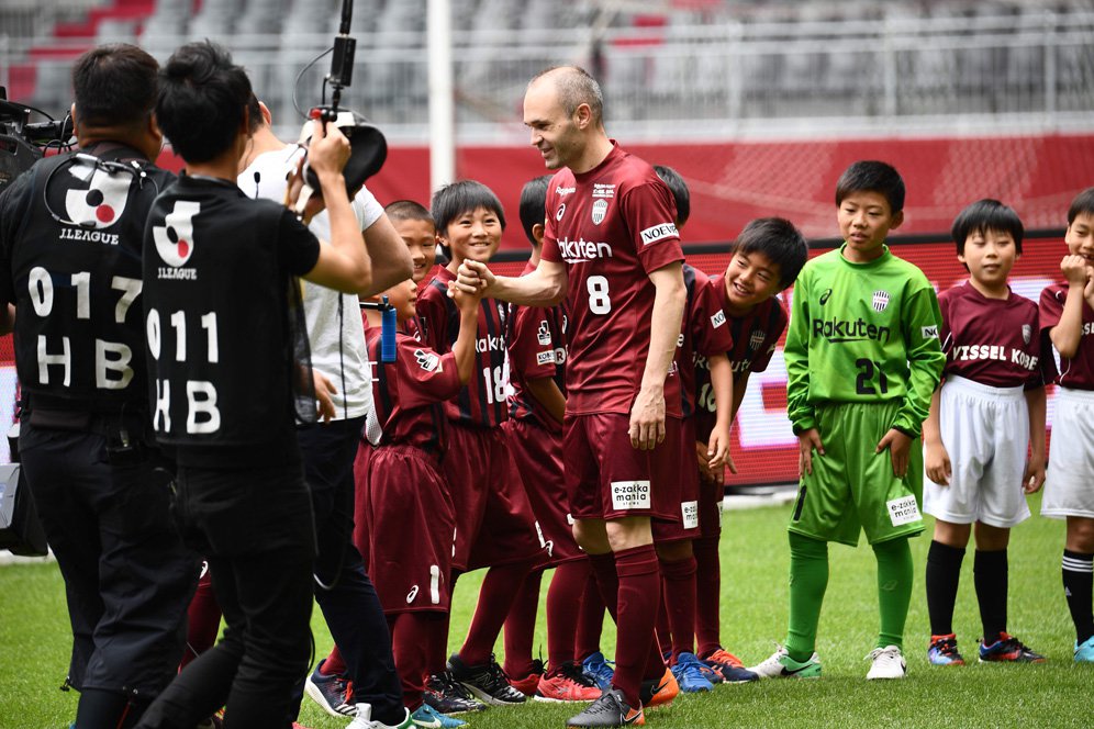 Hijrah ke Jepang, Iniesta Berharap Tidak Buat Kesalahan