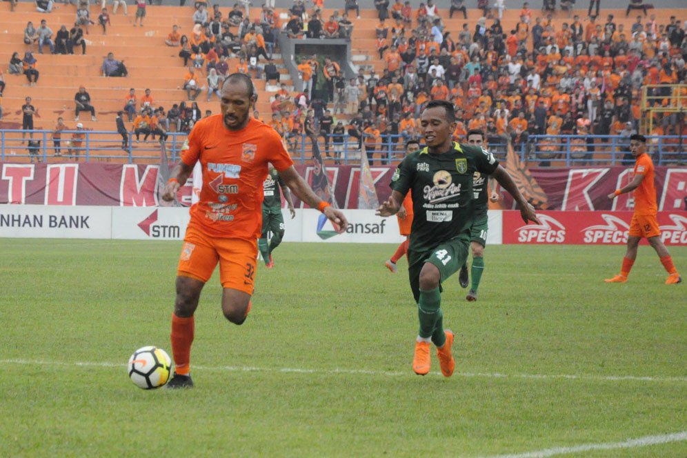 Persebaya Tahan Imbang Borneo FC di Segiri Persebaya Tahan Imbang Borneo FC di Segiri