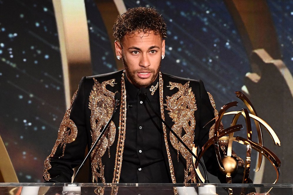 Neymar Tegaskan Rumor Real Madrid Hanya Karangan Media Neymar Tegaskan Rumor Real Madrid Hanya Karangan Media