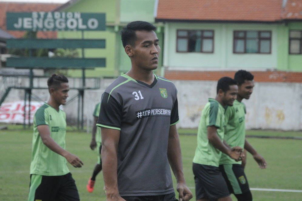 Kiper Persebaya Siap Tatap Laga Emosional Kontra Arema FC Kiper Persebaya Siap Tatap Laga Emosional Kontra Arema FC