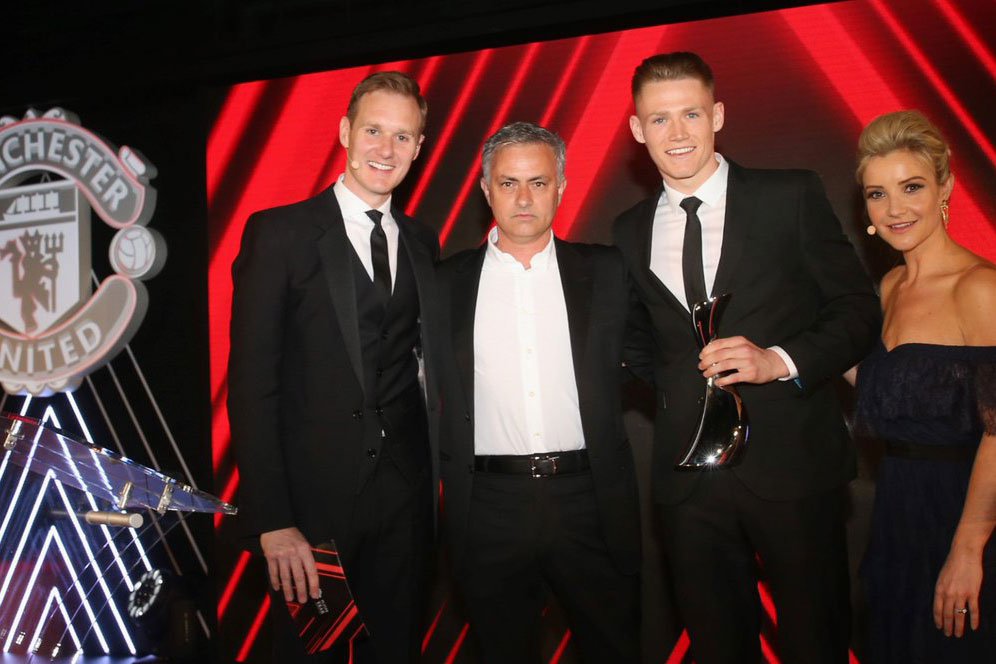 Mourinho Pilih Pemuda Ini Sebagai Pemain Terbaik Versinya Mourinho Pilih Pemuda Ini Sebagai Pemain Terbaik Versinya