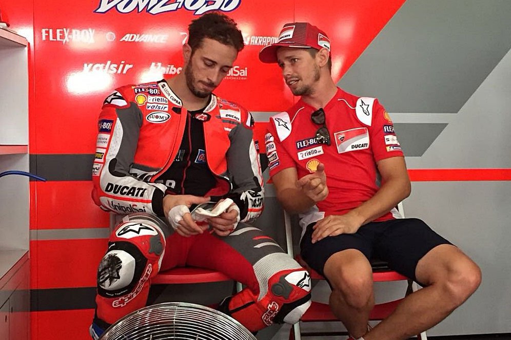 Andrea Dovizioso Hengkang, Casey Stoner Kritik Ducati Andrea Dovizioso Hengkang, Casey Stoner Kritik Ducati
