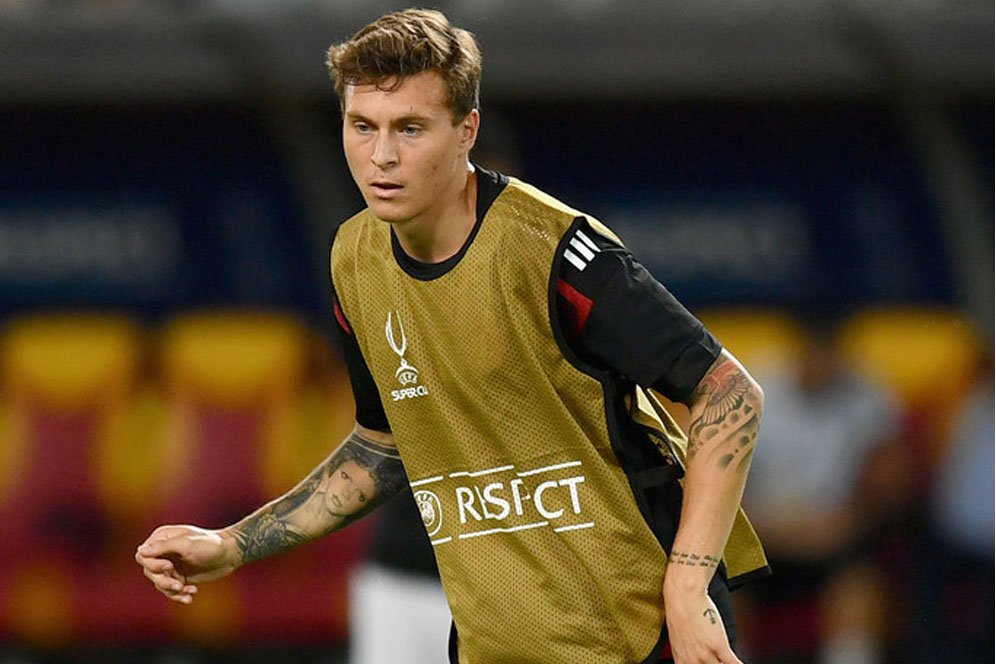 Siap Bersaing dengan Raphael Varane di MU, Victor Lindelof Girang Cristiano Ronaldo Datang Siap Bersaing dengan Raphael Varane di MU, Victor Lindelof Girang Cristiano Ronaldo Datang
