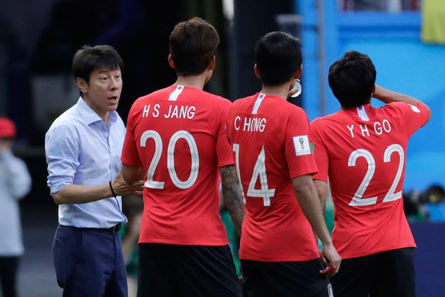 Momen Son Heung-min Menangis di Pelukan Shin Tae-yong Momen Son Heung-min Menangis di Pelukan Shin Tae-yong