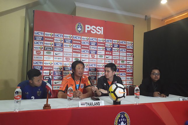 Alasan Tanpa Pemain Senior Alasan Tanpa Pemain Senior