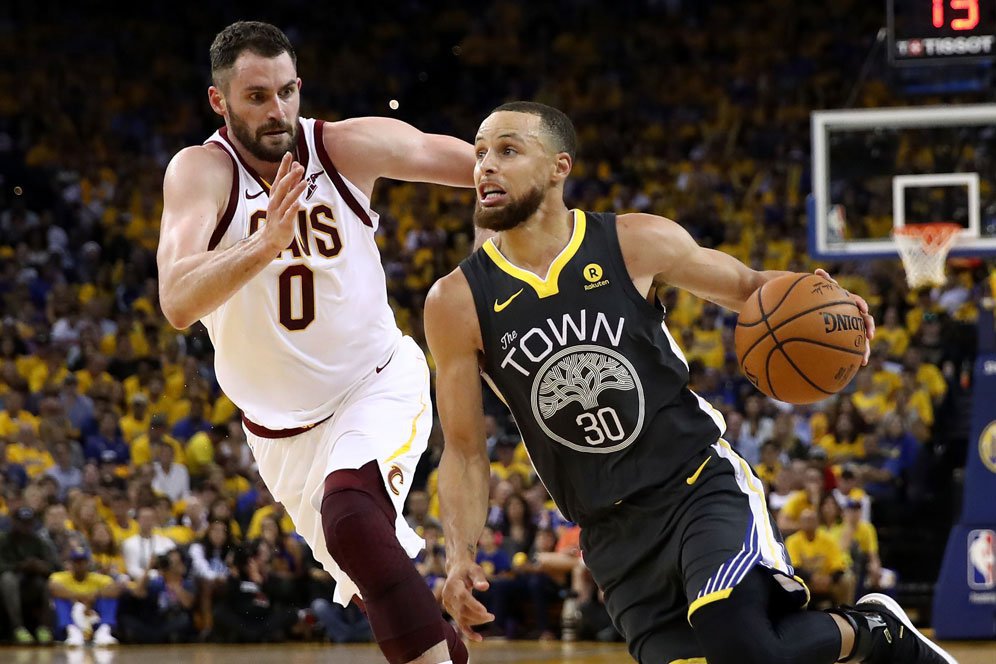 Warriors Kembali Gilas Cavaliers di Game 2 Final NBA Warriors Kembali Gilas Cavaliers di Game 2 Final NBA