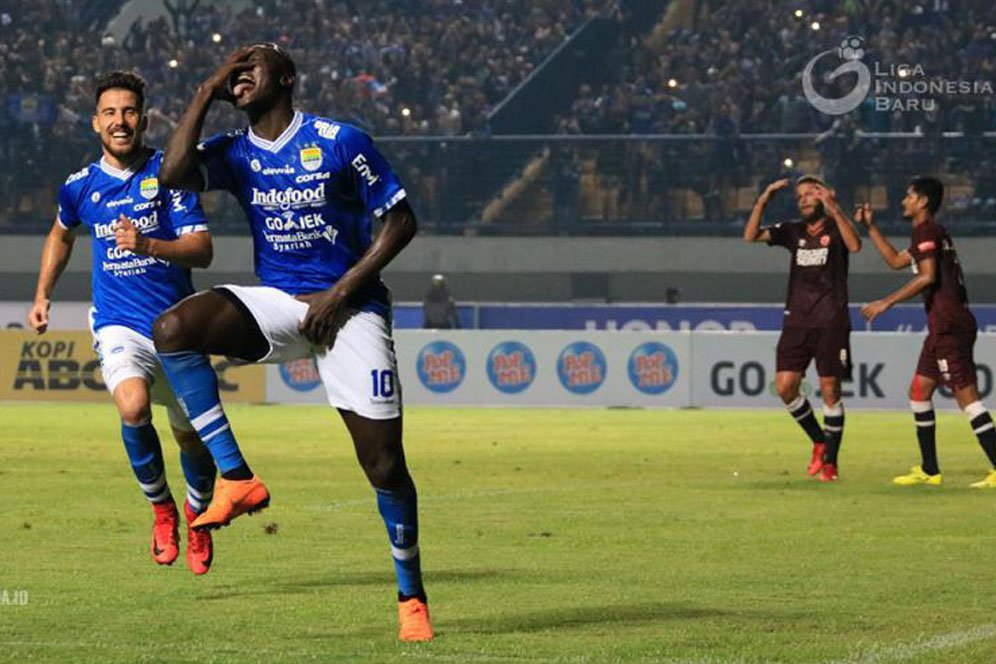 Ezechiel N'Douassel Pimpin Top Skor Pekan ke-13 Liga 1 Ezechiel N'Douassel Pimpin Top Skor Pekan ke-13 Liga 1