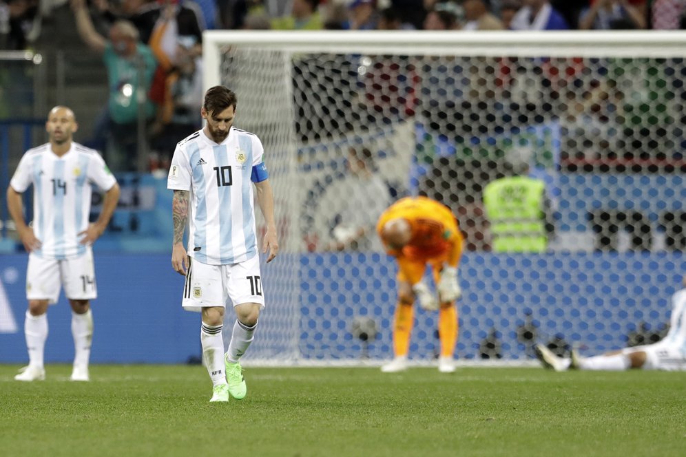 Argentina Terpuruk, Ardiles Jadi Prihatin Dengan Messi Argentina Terpuruk, Ardiles Jadi Prihatin Dengan Messi