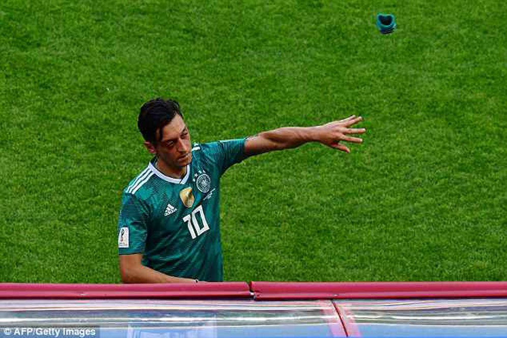Ozil Bermain Buruk Karena Cedera Ozil Bermain Buruk Karena Cedera