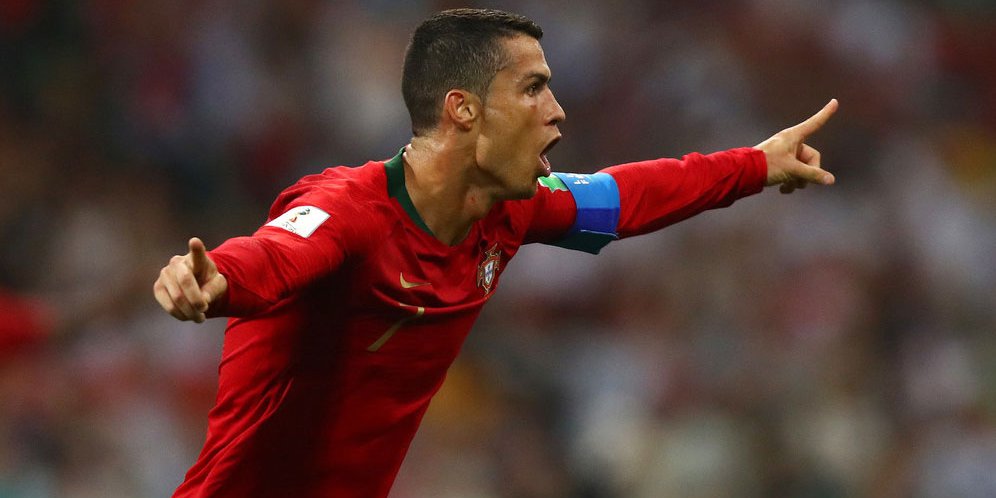 Cristiano Ronaldo (c) AFP