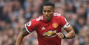 Heroik! Legenda MU, Antonio Valencia Selamatkan Pemuda yang Ingin Bunuh Diri