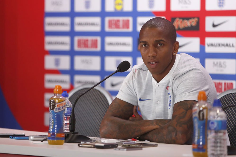 Selamat Ulang Tahun, Ashley Young! Selamat Ulang Tahun, Ashley Young!