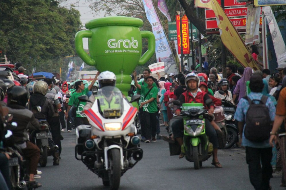 Antusiasme Warga Malang Tonton Kirab Obor Asian Games 2018