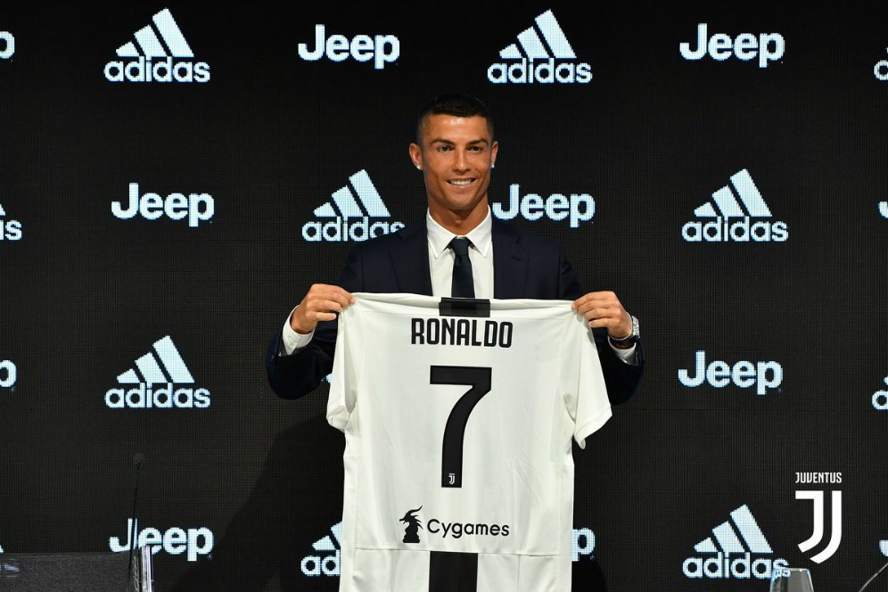 Presiden Napoli: Juventus Berjudi Besar Dengan Cristiano Ronaldo