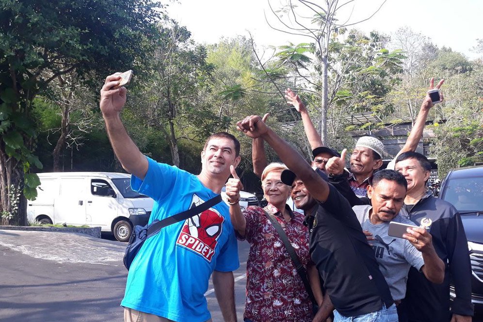 Kirab Obor Asian Games 2018 Jadi Ajang Reuni Atlet Legendaris Kirab Obor Asian Games 2018 Jadi Ajang Reuni Atlet Legendaris