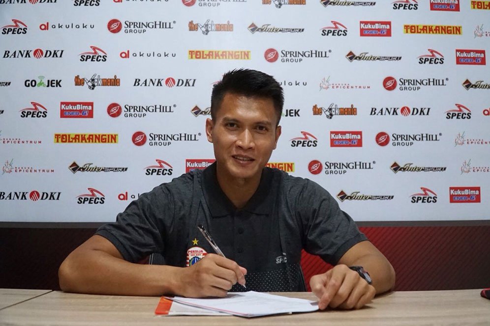 Eks Persib Resmi Berseragam Persija Eks Persib Resmi Berseragam Persija