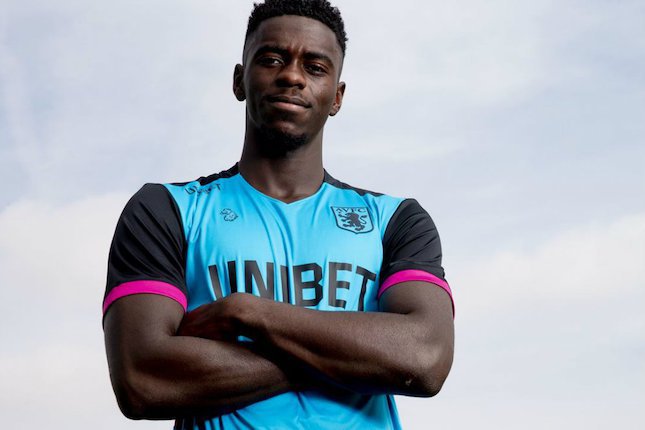 Tuanzebe Senang Tuanzebe Senang