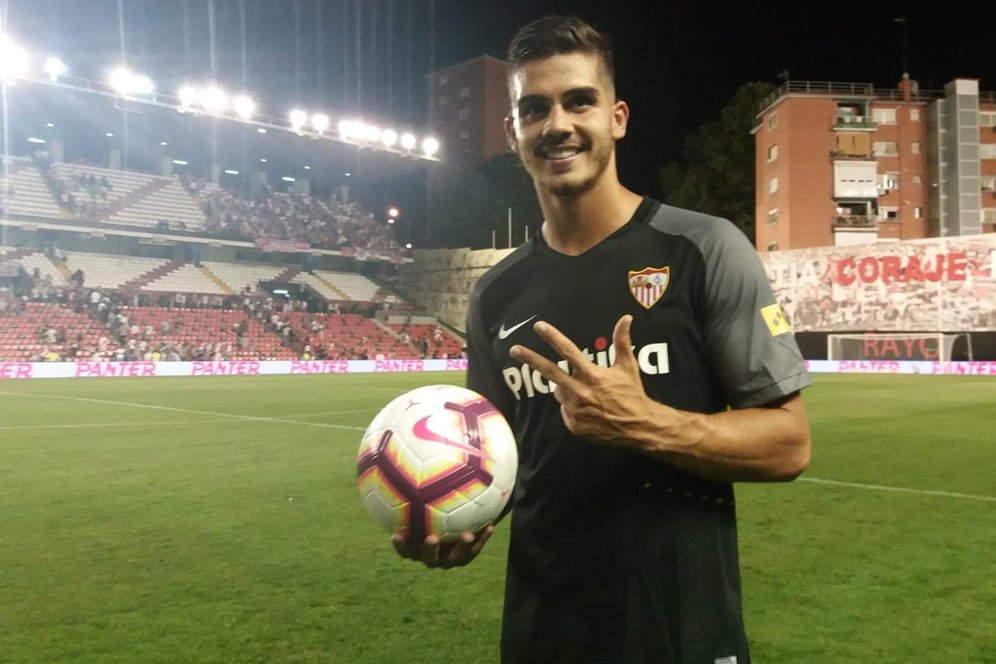 Bersama AC Milan, Silva Tak Merasa Percaya Diri Bersama AC Milan, Silva Tak Merasa Percaya Diri