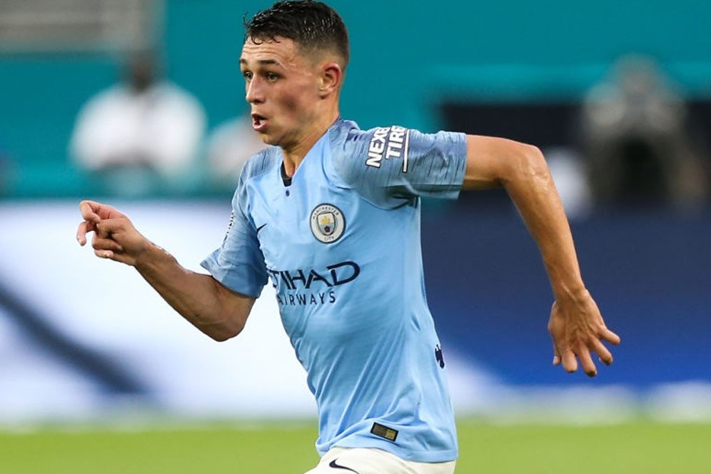 Bellamy Minta Phil Foden Tak Ikuti Jejak Jadon Sancho Bellamy Minta Phil Foden Tak Ikuti Jejak Jadon Sancho