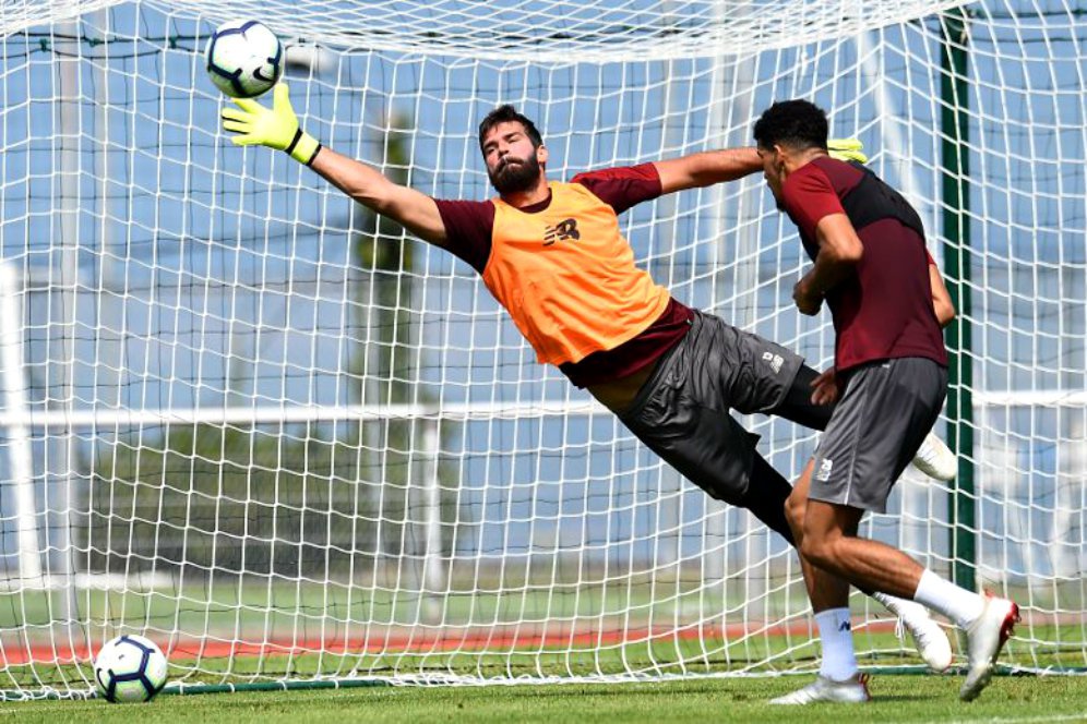 Adaptasi di Liverpool, Alisson Andalkan Bantuan 3 Pemain Adaptasi di Liverpool, Alisson Andalkan Bantuan 3 Pemain