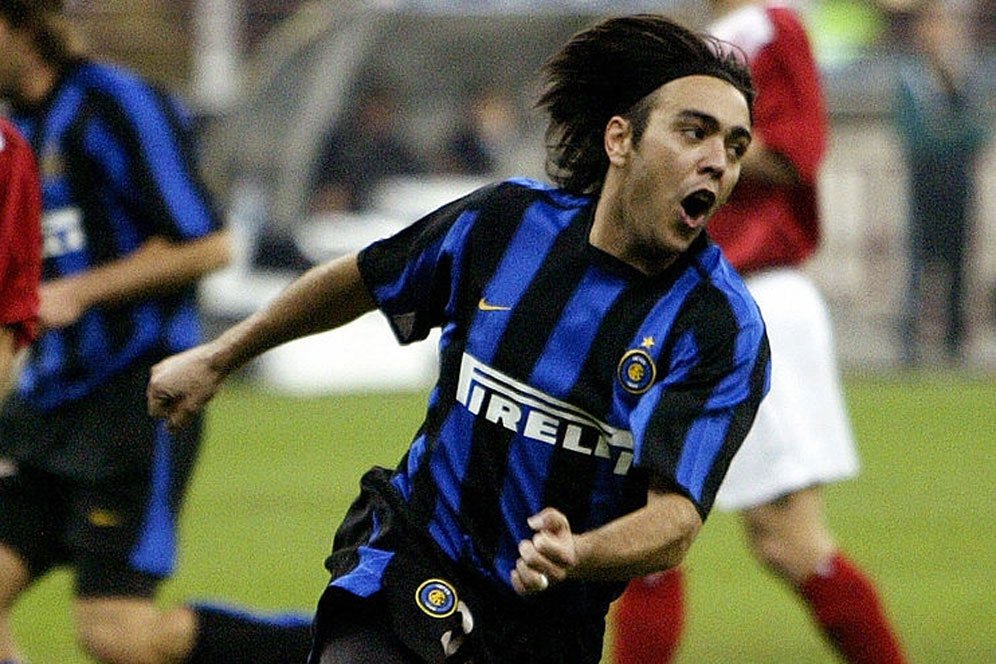 Kisah Alvaro Recoba dan Sepatu untuk Luis Suarez Kisah Alvaro Recoba dan Sepatu untuk Luis Suarez