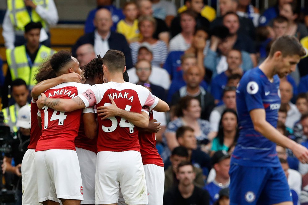 Emery Datang, Persaingan Internal Arsenal Kian Panas