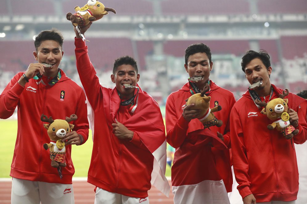 Dapat Perak, Tim Estafet Indonesia Unggul di Pertukaran Tongkat Dapat Perak, Tim Estafet Indonesia Unggul di Pertukaran Tongkat