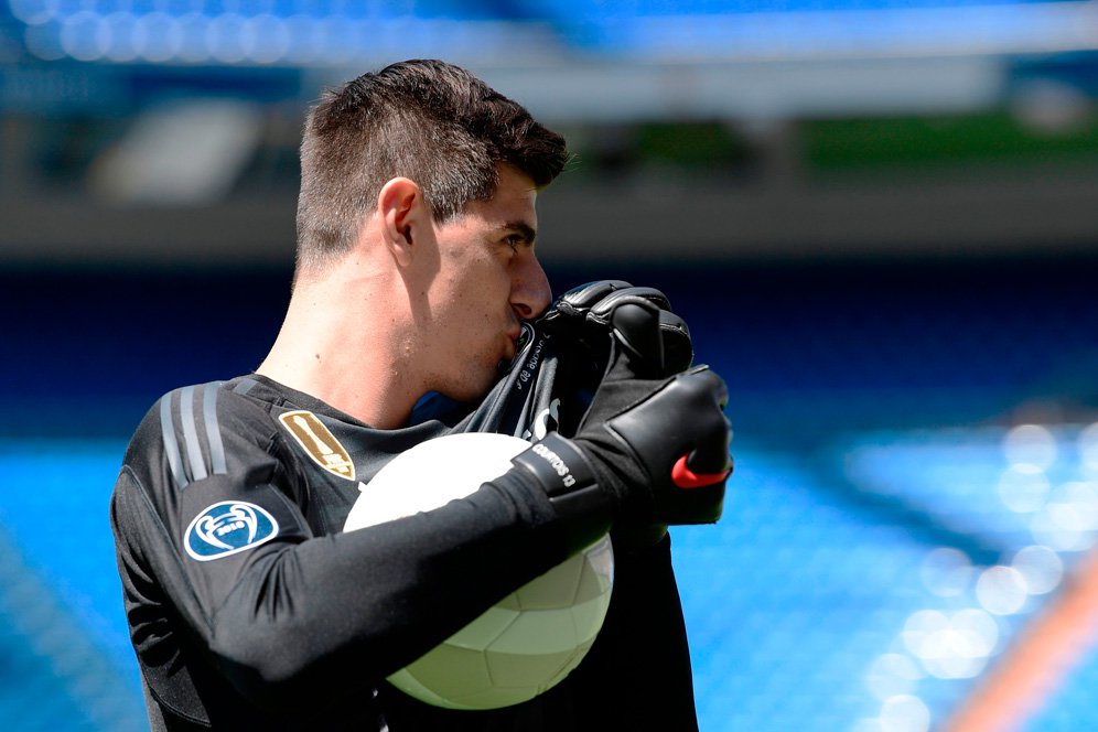 Courtois Ogah Jadi Alat Tukar Madrid untuk Dapatkan De Gea Courtois Ogah Jadi Alat Tukar Madrid untuk Dapatkan De Gea