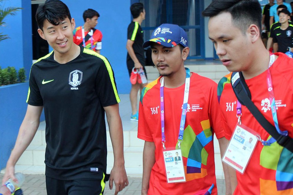 Belum Kenal Si Jalak Harupat, Son Heung-min dkk Diminta Bawa 3-4 Sepatu Belum Kenal Si Jalak Harupat, Son Heung-min dkk Diminta Bawa 3-4 Sepatu