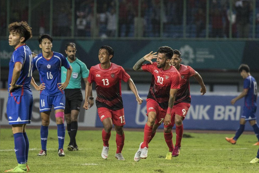 Kamu Harus Tahu! 13 Bintang Belanda yang Meramaikan Sepak Bola Indonesia