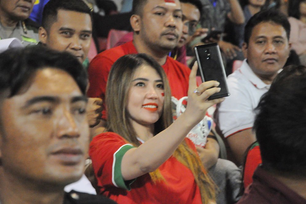 Via Vallen, Narji, dan Deretan Artis yang Menggemari Klub Liga Indonesia Via Vallen, Narji, dan Deretan Artis yang Menggemari Klub Liga Indonesia