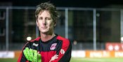 Manchester United Incar Duo Ajax Amsterdam: Marc Overmars dan Edwin van der Sar