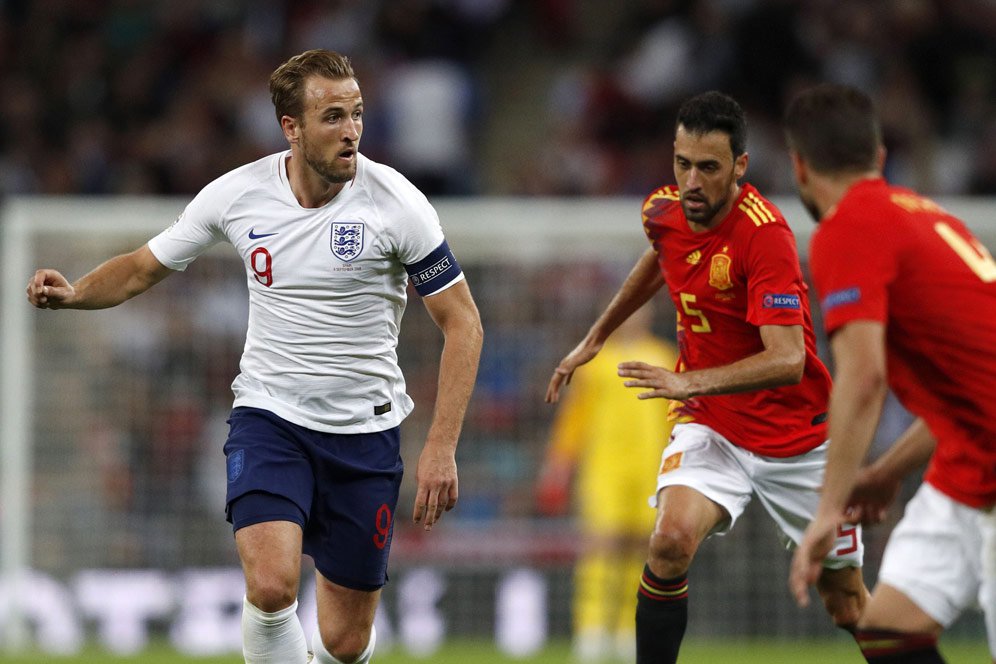 Terlalu Sibuk Bermain, Legenda MU Khawatir dengan Kane Terlalu Sibuk Bermain, Legenda MU Khawatir dengan Kane