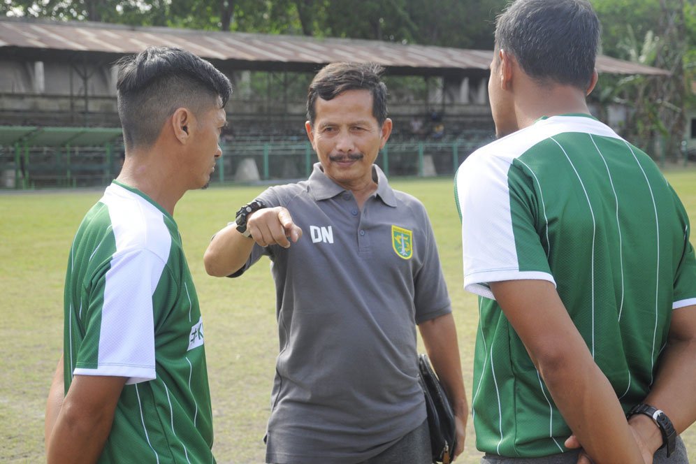 Djajang Nurjaman Ingin Berkolaborasi dengan Bonek Djajang Nurjaman Ingin Berkolaborasi dengan Bonek