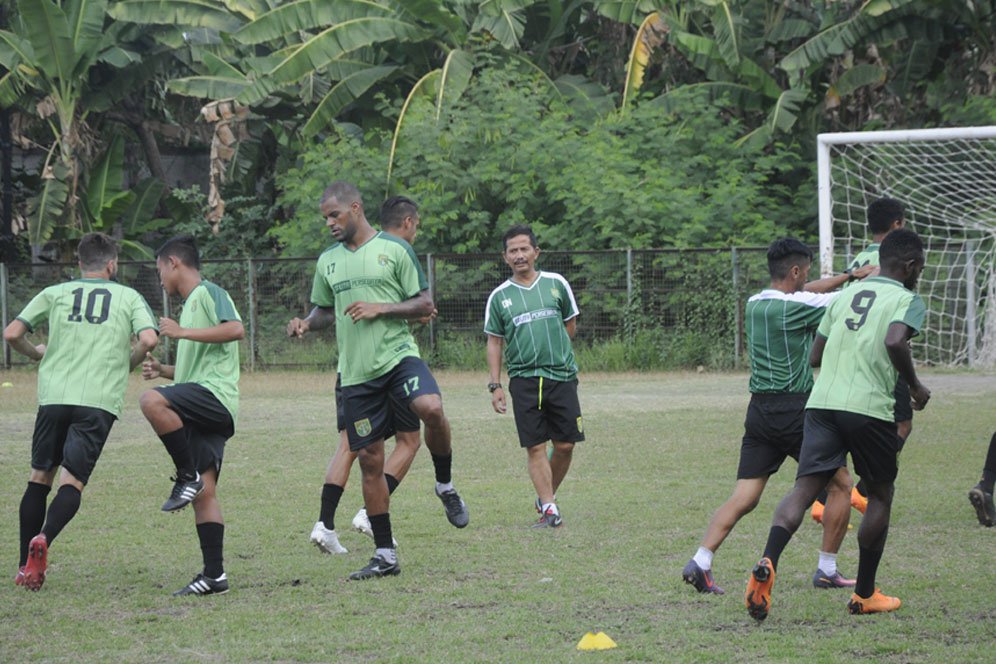 Persebaya Tak Kapok dengan Gangguan Aremania Persebaya Tak Kapok dengan Gangguan Aremania