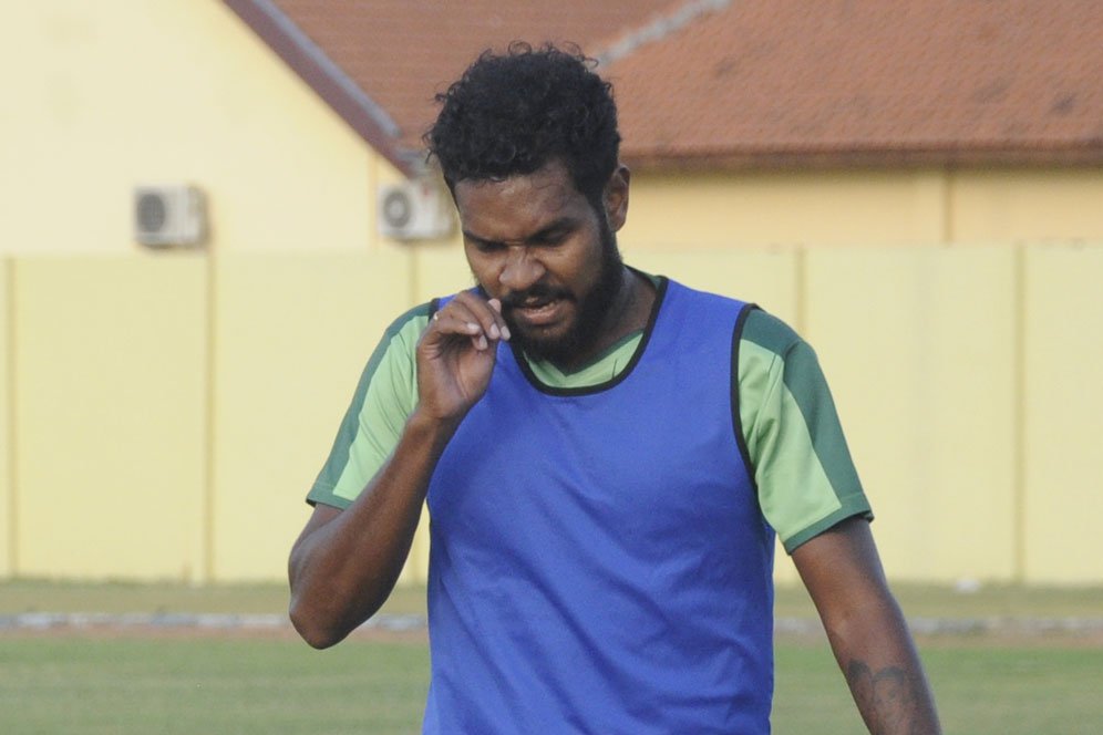 Fandry Imbiri Tinggalkan Persebaya? Fandry Imbiri Tinggalkan Persebaya?